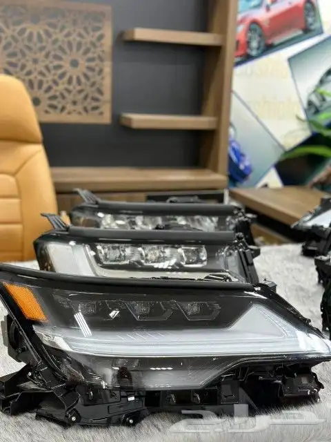شمعات لاند كروزر Vxs ثلاث عدسات موديل 2022  2024 4
