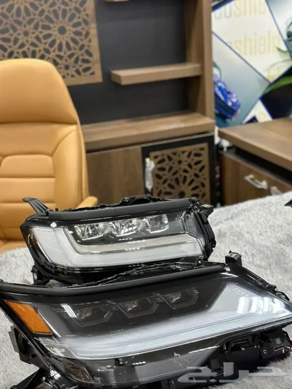 شمعات لاند كروزر Vxs ثلاث عدسات موديل 2022  2024 7