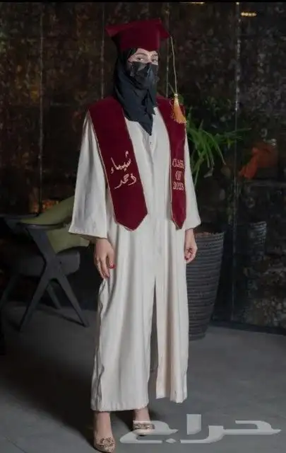 عبايات التخرج 2025 10