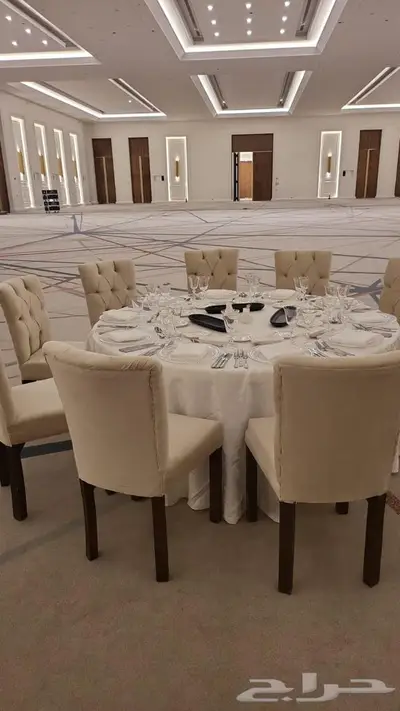 طاولات طعام للايجار 2