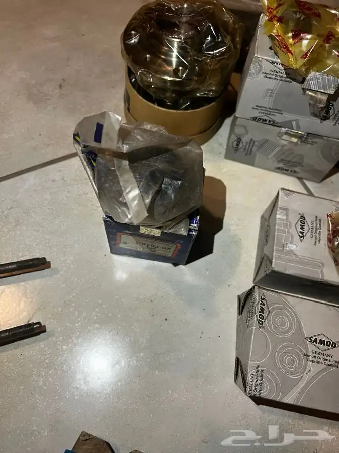 قطع واكسسوارات bmw E30 جديدة 11