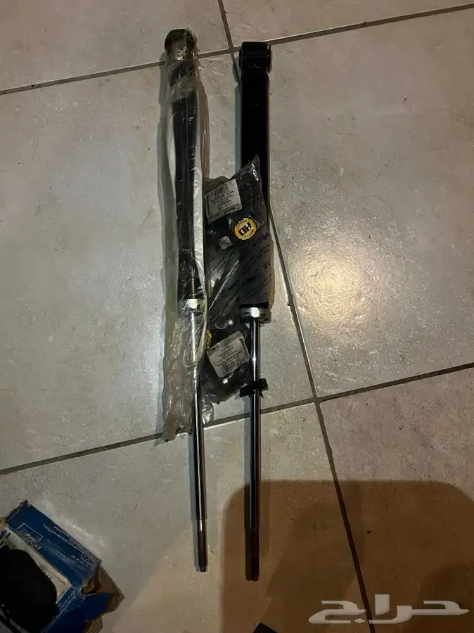 قطع واكسسوارات bmw E30 جديدة 5