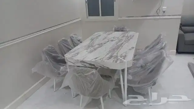 طاولات طعام جديد بالكرتون 34