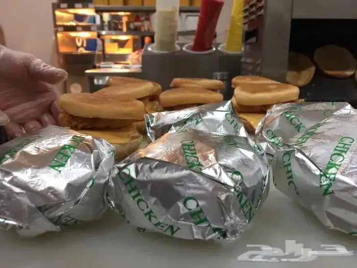 ميز نفسك عن غيرك ورق تغليف سندوتشات 4