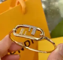 اكسسوارات ماركات متنوعة درجة اولي 33