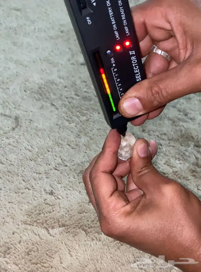 حجر كريم خام صلب غير قابل للخدش 1