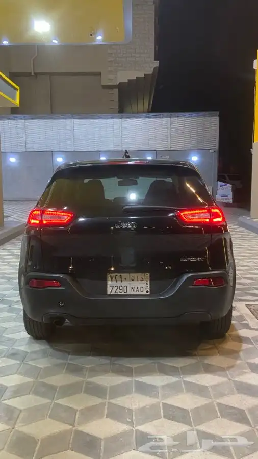 جيب شروكي تريل هوك 2016 0