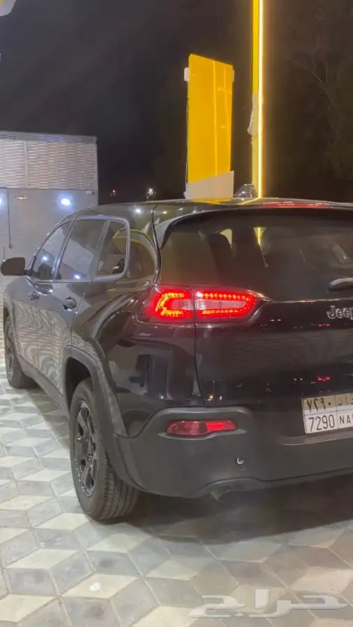 جيب شروكي تريل هوك 2016 1