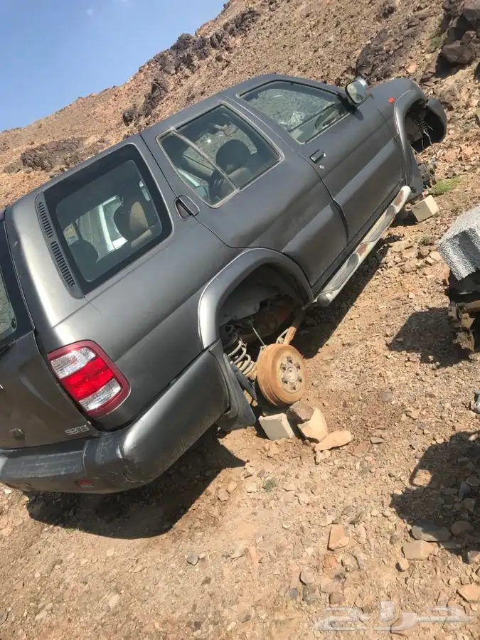 للبيع قطع غيار باثفندر من موديل 2000 إلى 2005 3
