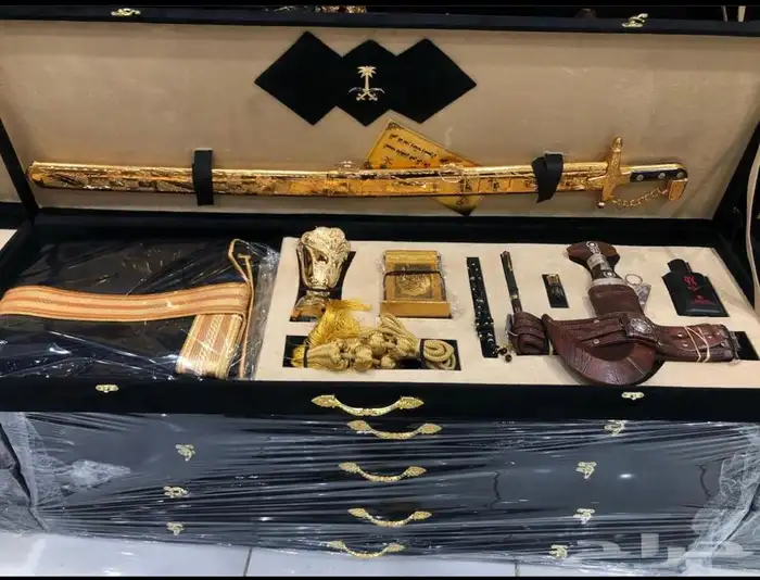 متجر سيوف المجد للهدايا ( طقم سيف بشت خنجر جنبيه زواج 0