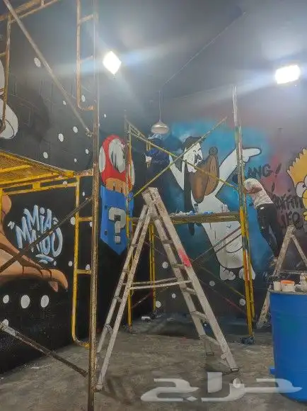 رسام محترف جرافيتي و نحات رسم بارز علي الجدران كافية مغاسل س 14