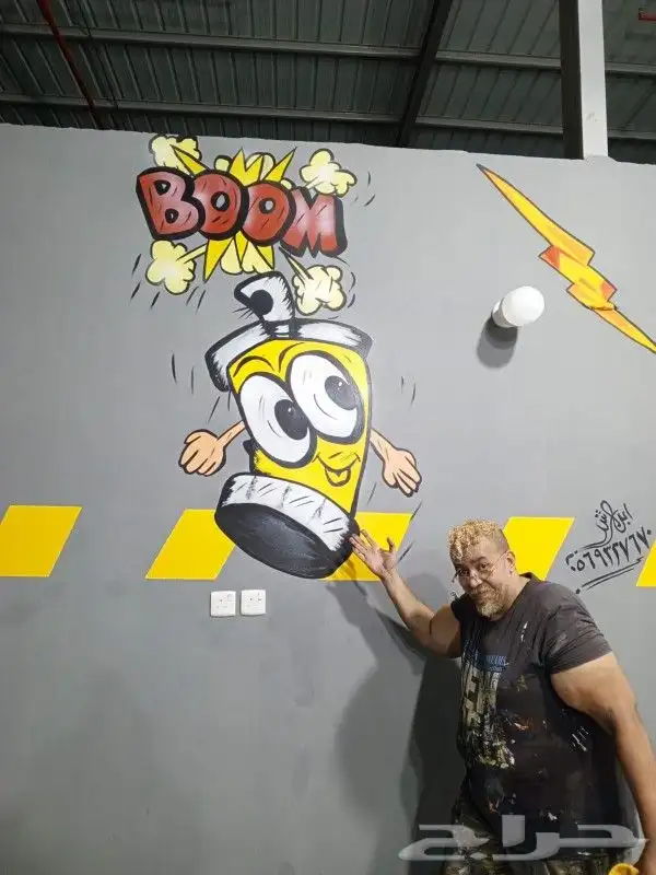 رسام محترف جرافيتي و نحات رسم بارز علي الجدران كافية مغاسل س 18