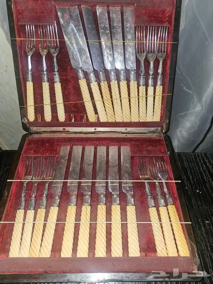 طقم شوك وسكاكين تاريخي عاج وفضة 6