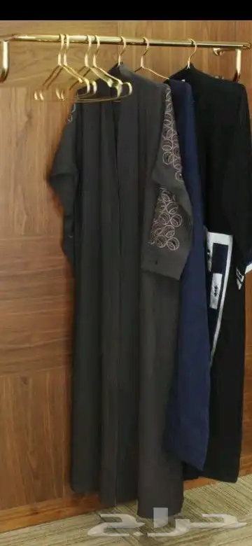 مشرفة عبايات 0