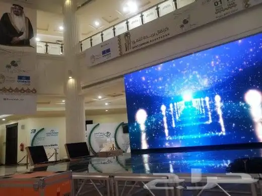 ايجار شاشات عرض كبيره وبلمتر 5