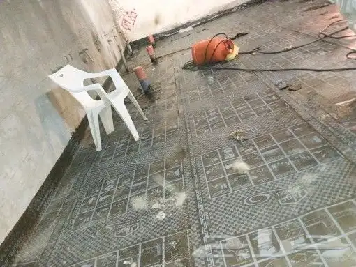 معلم عوازل علي الاسطح والهناقر والحمامات والخزانات 0