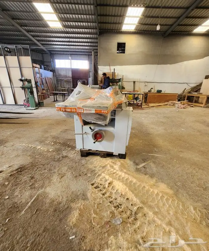 ماكينة نجارة ايطالي ثلاثية حديثة 1