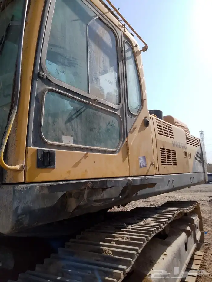 بوكلينات كبيره مع الدقاقات ودركتر D9 للايجار في أي مكان 0