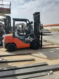 لتأجير الرافعات الشوكية والكرينات والسيزر لفت 5