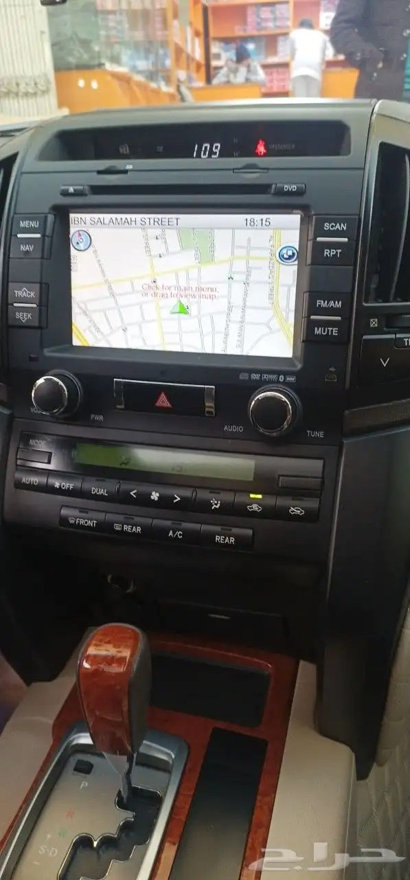 شاشه لاندكروزر وكاله عبدالطيف جميل تركب 2008الى2015 0