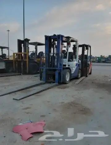 لتأجير الرافعات الشوكية والكرينات والسيزر لفت 0