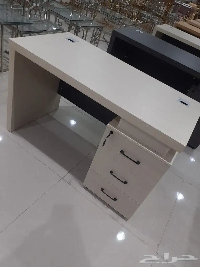 طاولات مكتبة عروض 3