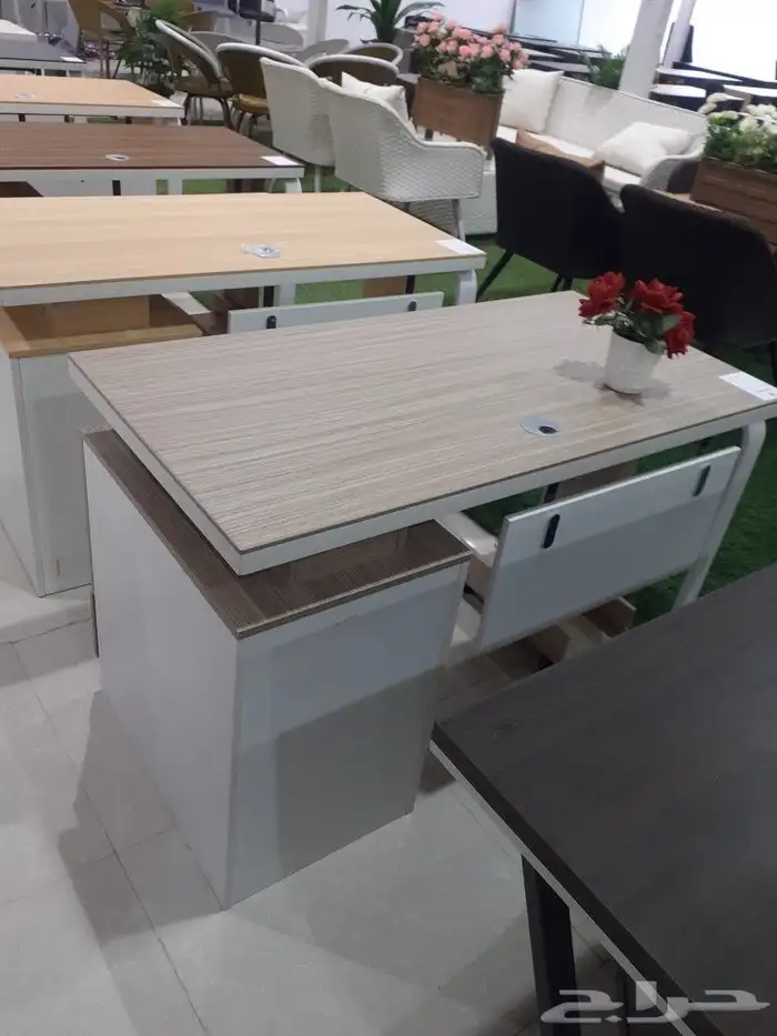 طاولات مكتبة عروض 21