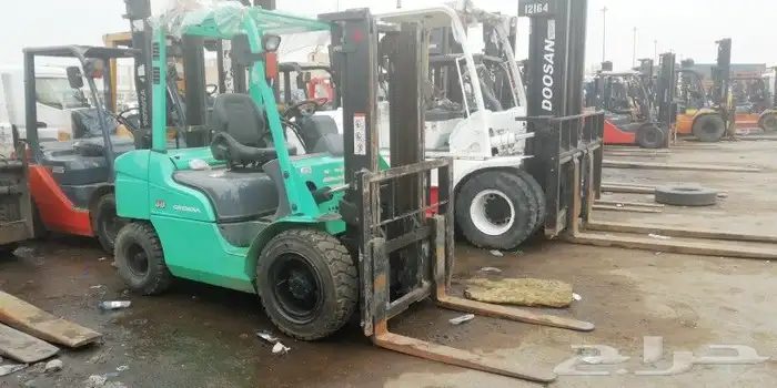 لتأجير الرافعات الشوكية والكرينات والسيزر لفت 0