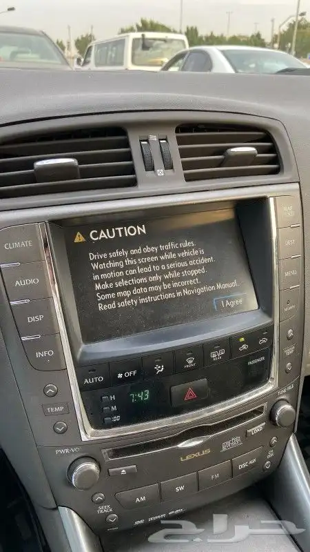 فني صيانة وإصلاح شاشات وسماعات الوكاله لكزس 12