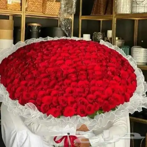 عيد الأم  ورد احمر  مندوب توصيل 7