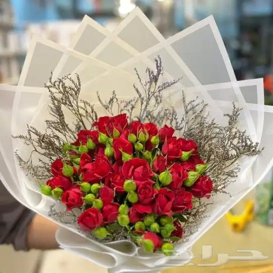 عيد الأم  ورد احمر  مندوب توصيل 9