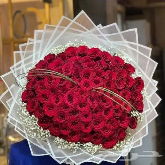 عيد الأم  ورد احمر  مندوب توصيل 13