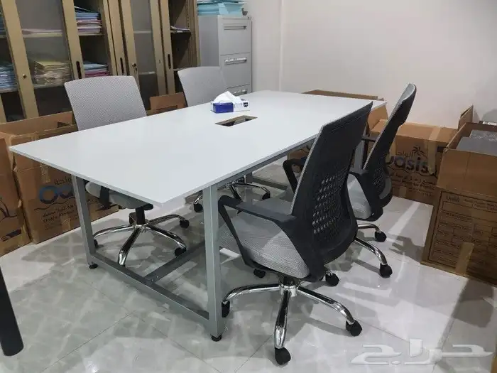 طاولات اجتماع ودواليب ملفات 0