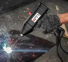 مكينه لحام كهربائيه بتصميم محمول باليد 2