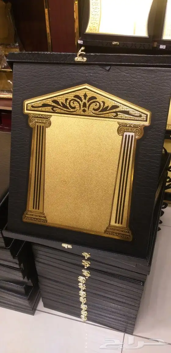 دروع ومجسمات فاخرة 10