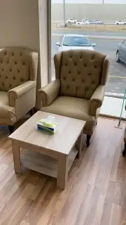 تفصيل جاهز كنبات جلد للمكاتب وفنادق وكوفي شوب و كراسي طعام 0