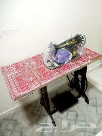 ماكينه خياطه مع طاوله جديد 1