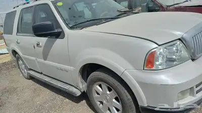 قطع غيار لنكولن نافيجتور 2006 5