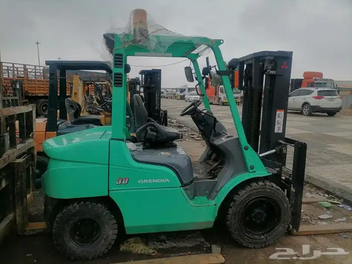 رافعه شوكية فوركلفت للايجار 2