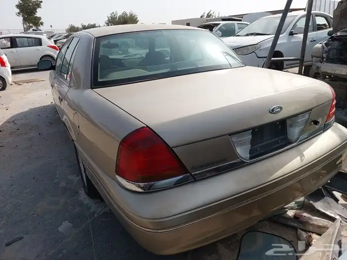 فورد فكتوريا مديل 2000 3