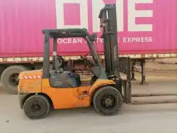 رافعه شوكية فوركلفت للايجار 5