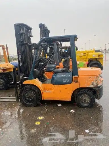 رافعه شوكية فوركلفت للايجار 3