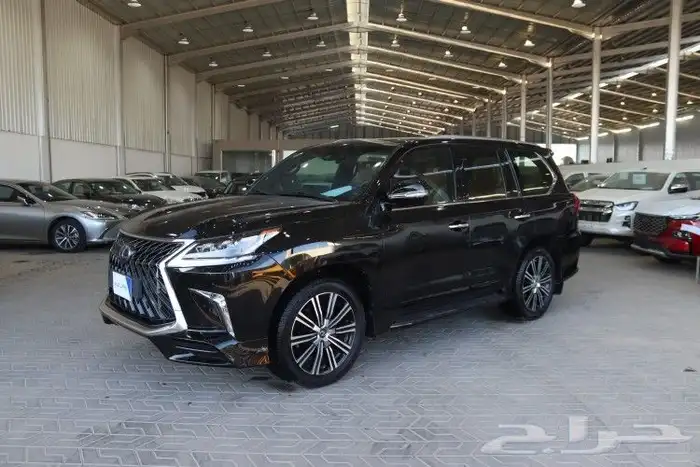 تصوير احترافي صور سياراتك بكل تفاصيلها 1