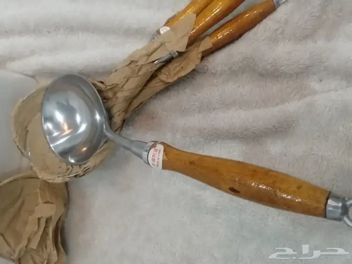 مغارف معدن و أغطية اباريق معدن ختم واحد و فناجيل 1