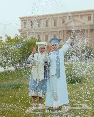 ارواب وعبايات تخرج بالاسم والمقاسات حسب الطلب 0