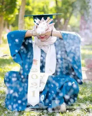 ارواب وعبايات تخرج بالاسم والمقاسات حسب الطلب 89