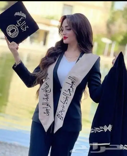 ارواب وعبايات تخرج بالاسم والمقاسات حسب الطلب 21