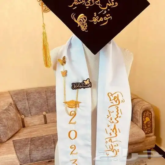 ارواب وعبايات تخرج بالاسم والمقاسات حسب الطلب 83