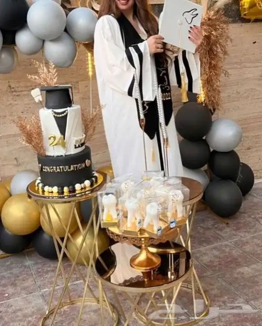 ارواب وعبايات تخرج بالاسم والمقاسات حسب الطلب 18