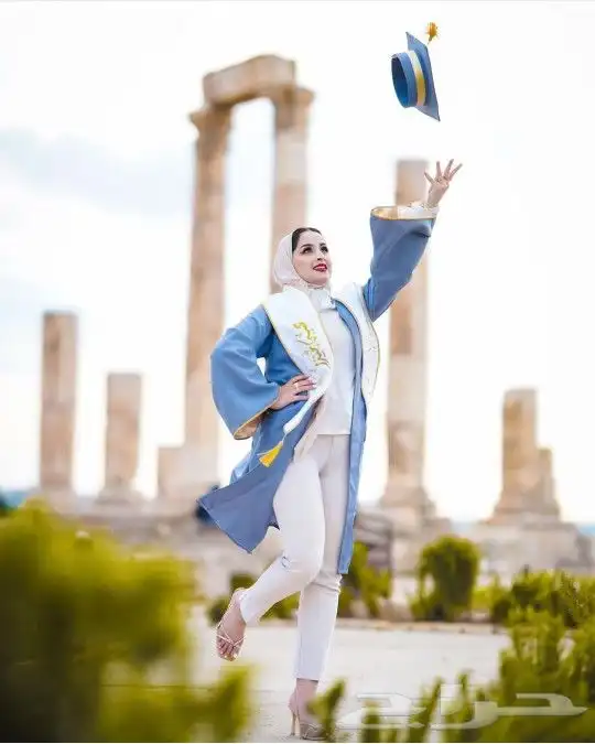 ارواب وعبايات تخرج بالاسم والمقاسات حسب الطلب 37